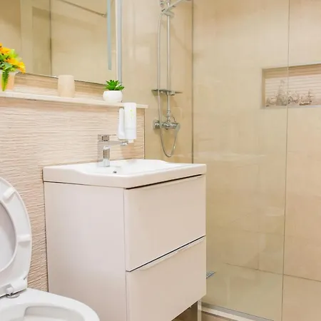 Golden Shell Mamaia Nord