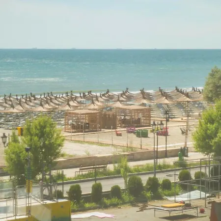 Golden Shell Mamaia Nord Apartment
